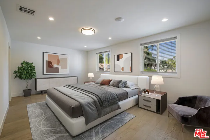 10060 Toluca Lake Avenue, Toluca Lake, California 91602