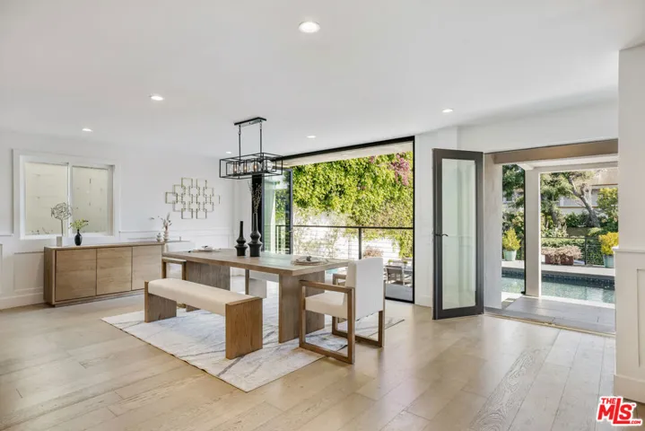10060 Toluca Lake Avenue, Toluca Lake, California 91602