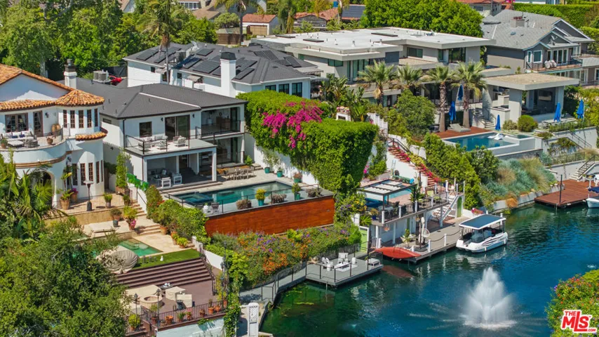 10060 Toluca Lake Avenue, Toluca Lake, California 91602