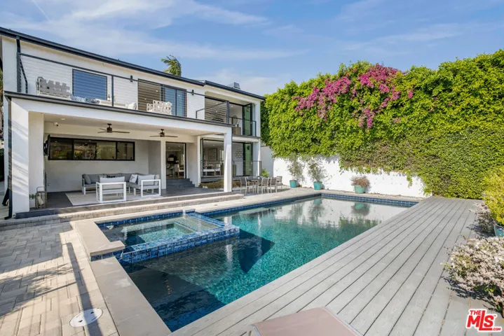 10060 Toluca Lake Avenue, Toluca Lake, California 91602