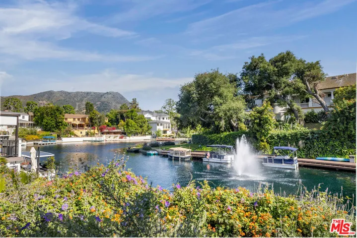 10060 Toluca Lake Avenue, Toluca Lake, California 91602