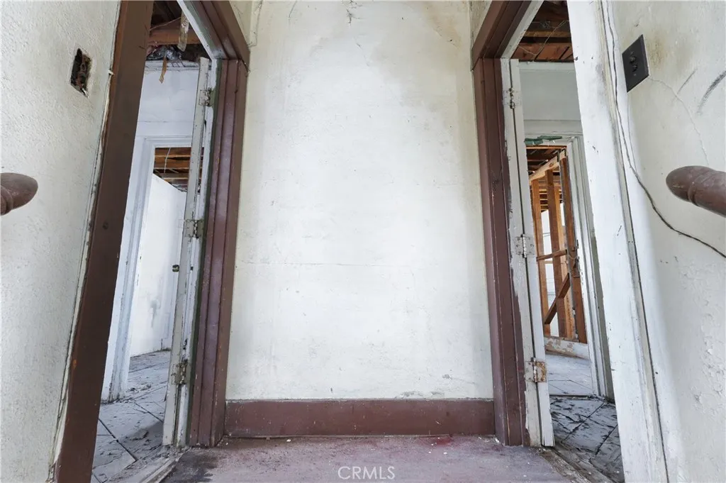 1323 W Jefferson Boulevard, Los Angeles, California 90007 home-pic-22