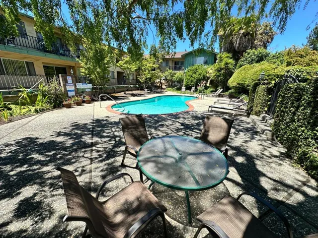 3820 Park Boulevard, Palo Alto, California 94306