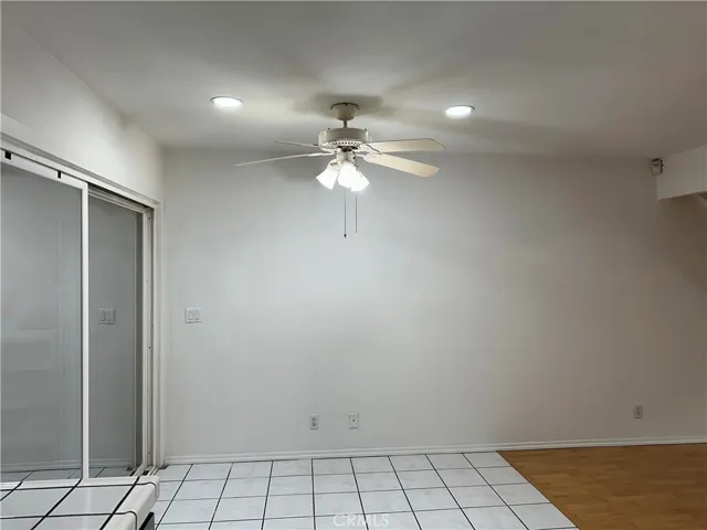 Dining area with ceiling fan