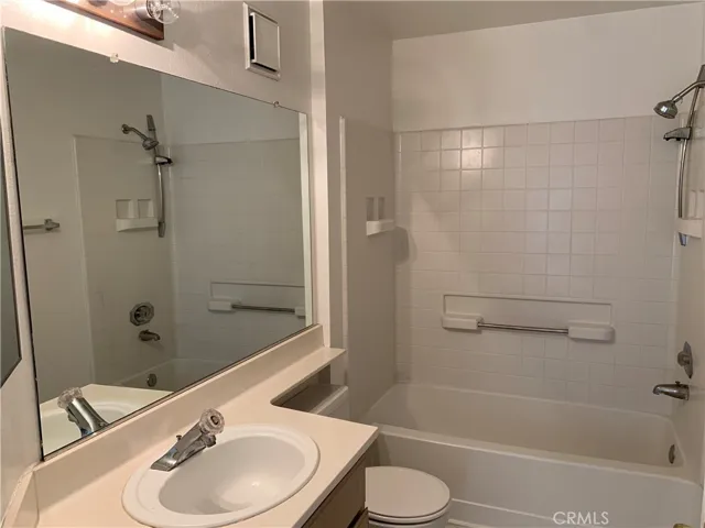 6642 Orange Avenue 112, Long Beach, California 90805