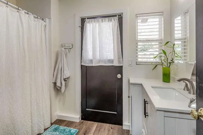 727 W 6th, Gilroy, California 95020