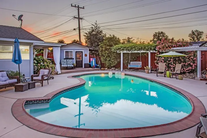727 W 6th, Gilroy, California 95020