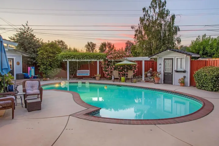 727 W 6th, Gilroy, California 95020