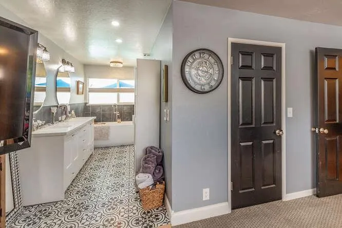 727 W 6th, Gilroy, California 95020