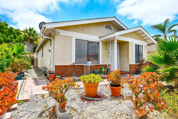 5135 Loma Verde, Oceanside, California 92056