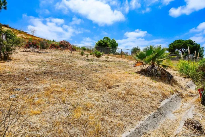 5135 Loma Verde, Oceanside, California 92056