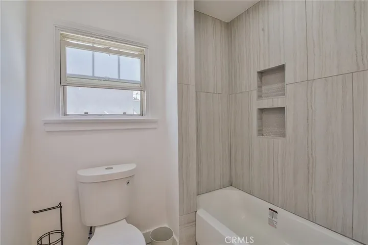 1720 W 60th Place, Los Angeles, California 90047