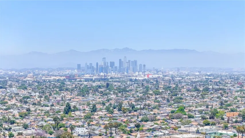 1720 W 60th Place, Los Angeles, California 90047