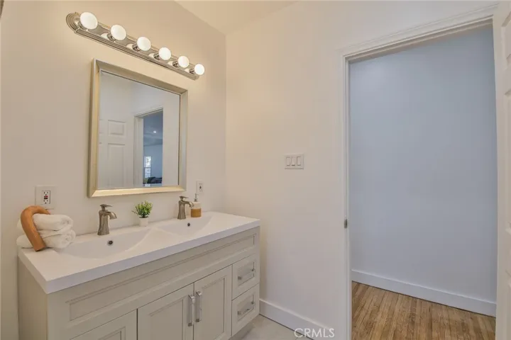 1720 W 60th Place, Los Angeles, California 90047