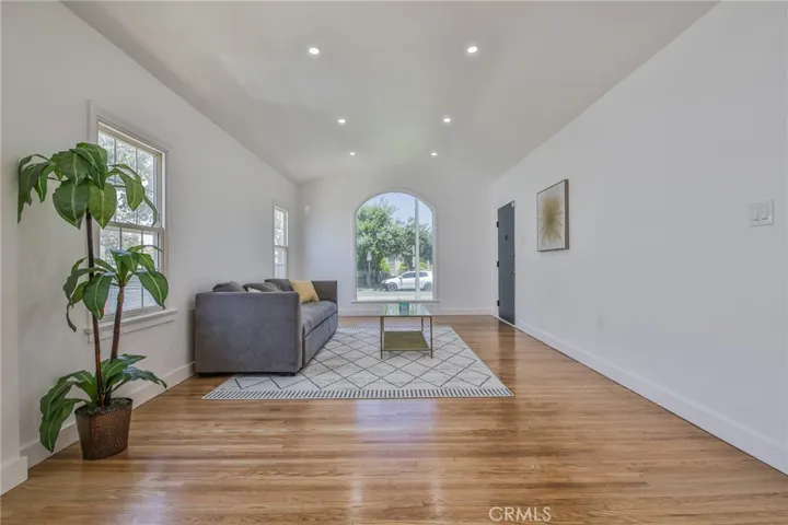 1720 W 60th Place, Los Angeles, California 90047