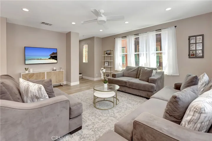 38 Aliso Ridge Loop, Mission Viejo, California 92691