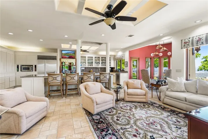 38280 Via Majorca, Murrieta, California 92562
