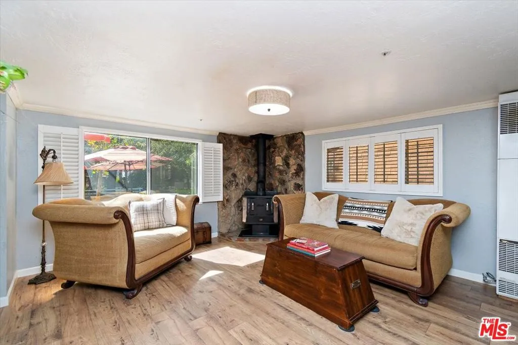 39226 N Shore Drive, Fawnskin, California 92333 home-pic-3