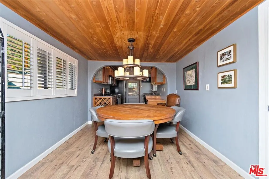 39226 N Shore Drive, Fawnskin, California 92333 home-pic-6