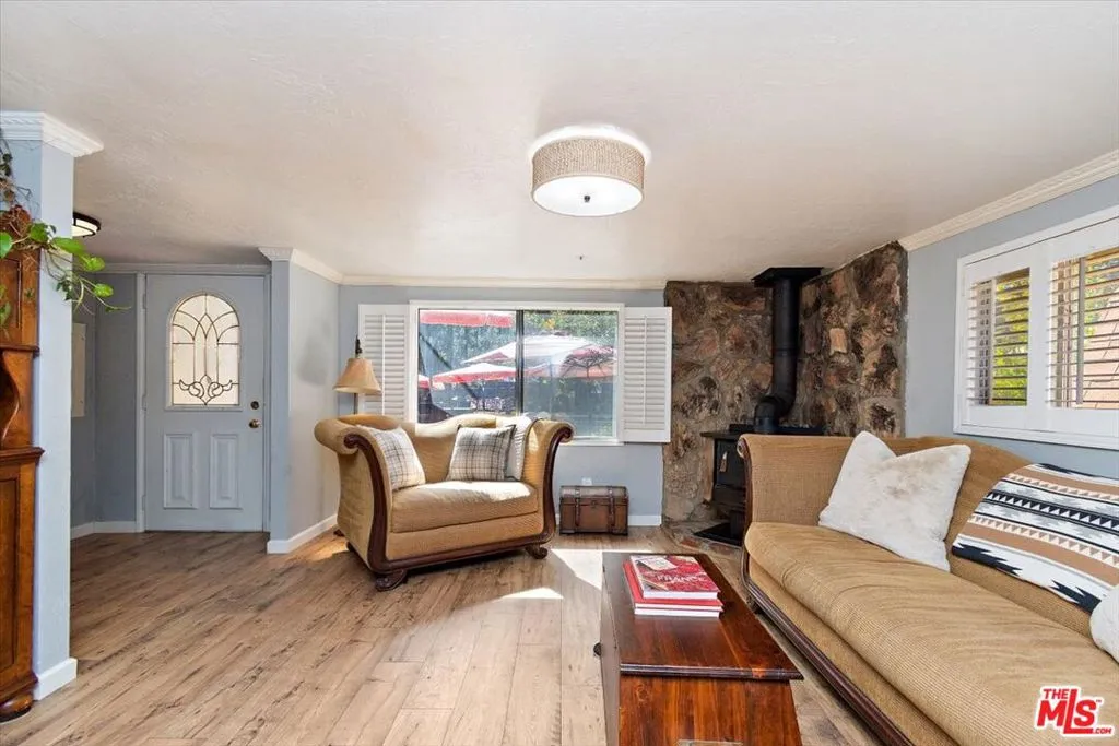 39226 N Shore Drive, Fawnskin, California 92333 home-pic-4