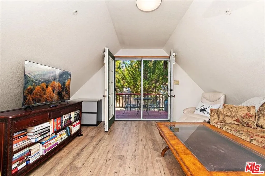 39226 N Shore Drive, Fawnskin, California 92333 home-pic-11