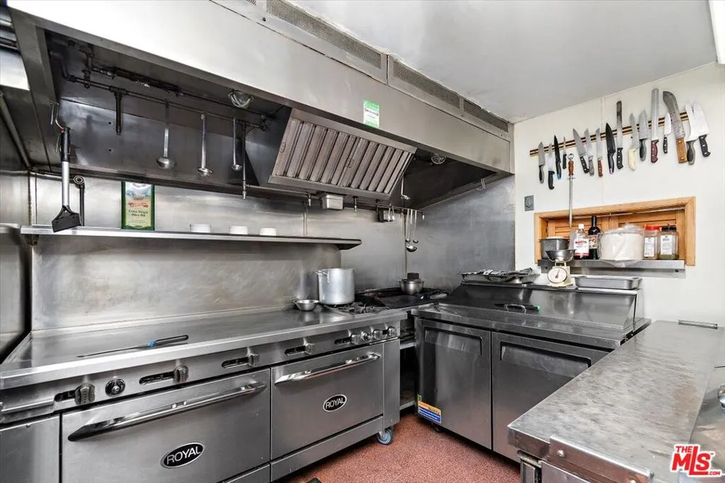 39226 N Shore Drive, Fawnskin, California 92333 home-pic-32