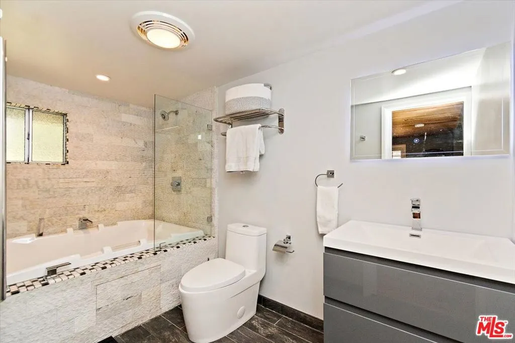 39226 N Shore Drive, Fawnskin, California 92333 home-pic-9
