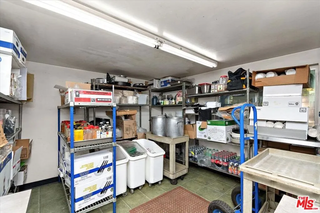 39226 N Shore Drive, Fawnskin, California 92333 home-pic-40