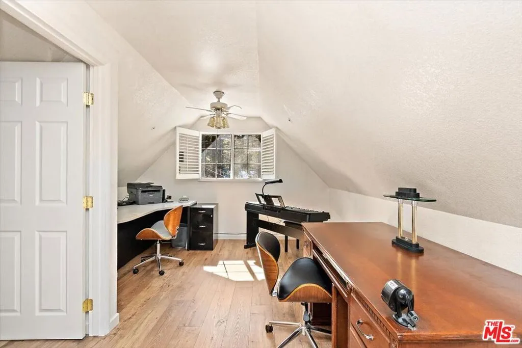 39226 N Shore Drive, Fawnskin, California 92333 home-pic-15