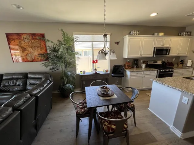 Kitchen_Dining