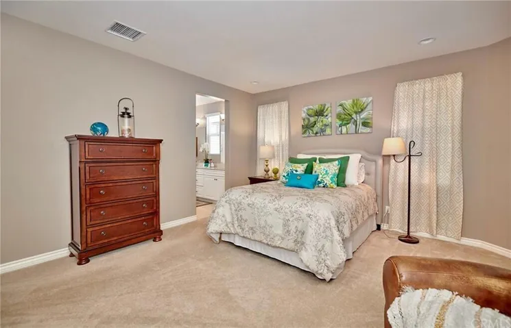 Primary Bedroom (2)