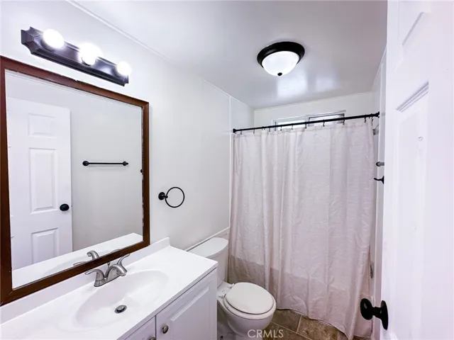 2545 E Avenue I 103, Lancaster, California 93535