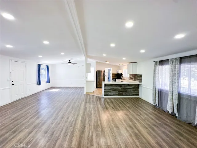 2545 E Avenue I 103, Lancaster, California 93535