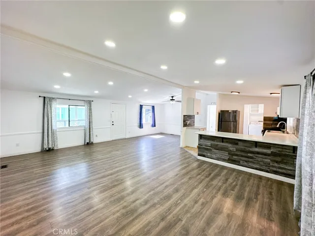 2545 E Avenue I 103, Lancaster, California 93535