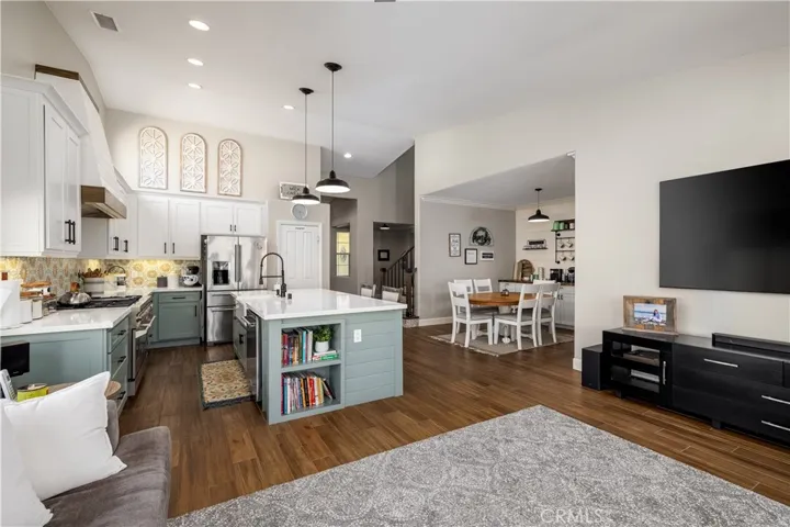 32034 Cottage Glen Drive, Lake Elsinore, California 92532