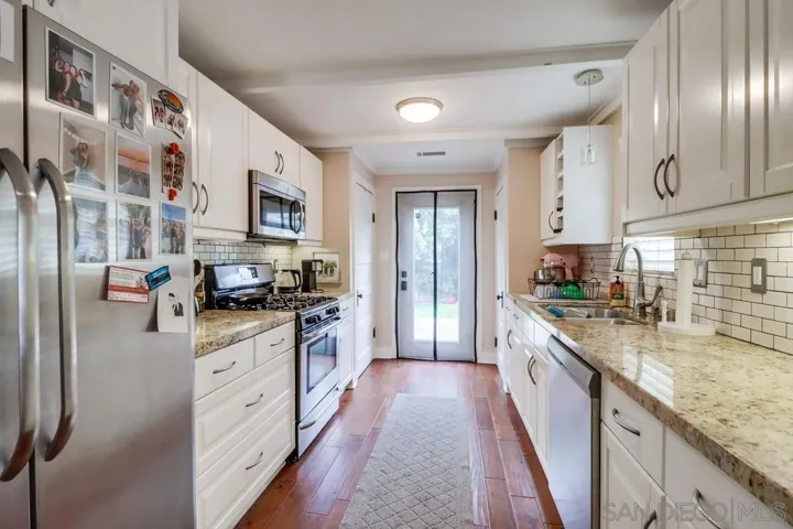 3060 Walton Place, San Diego, California 92116