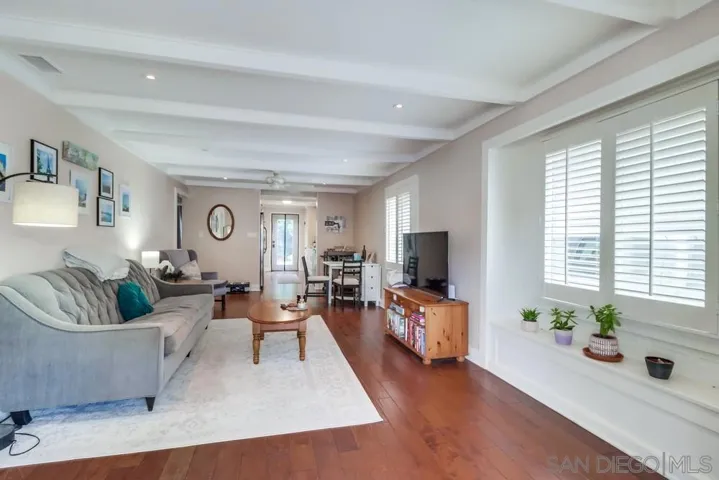 3060 Walton Place, San Diego, California 92116