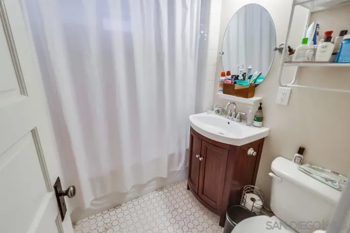 3060 Walton Place, San Diego, California 92116