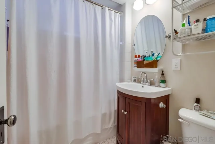 3060 Walton Place, San Diego, California 92116