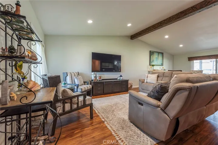 970 Airedale, San Dimas, California 91773