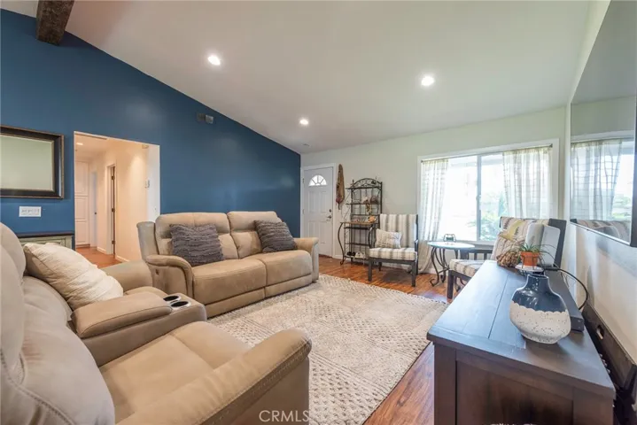 970 Airedale, San Dimas, California 91773