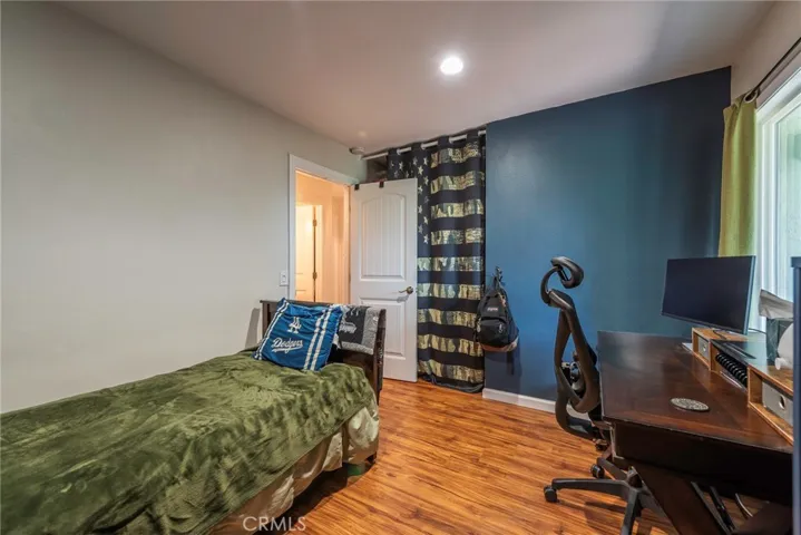 970 Airedale, San Dimas, California 91773