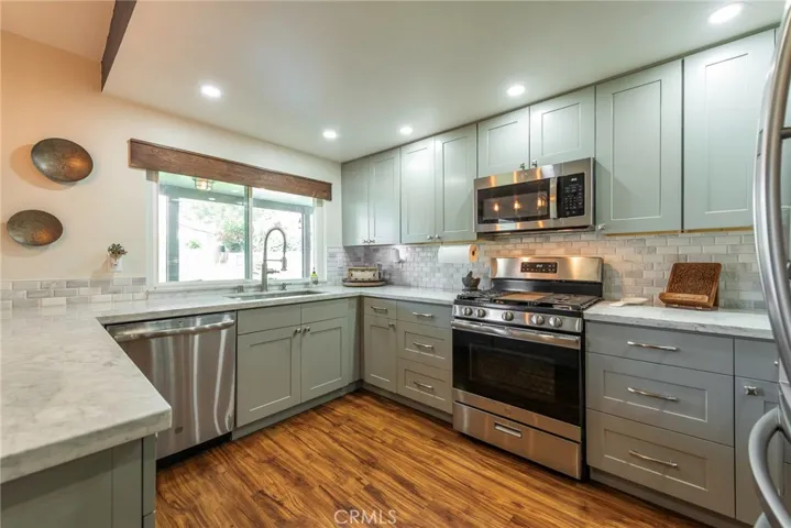 970 Airedale, San Dimas, California 91773