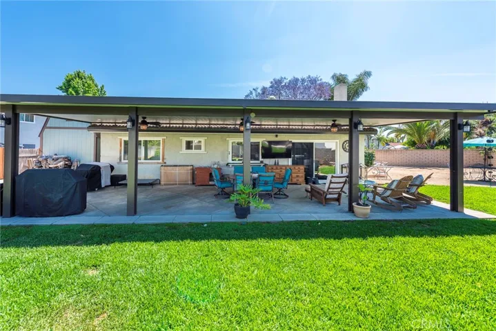 970 Airedale, San Dimas, California 91773