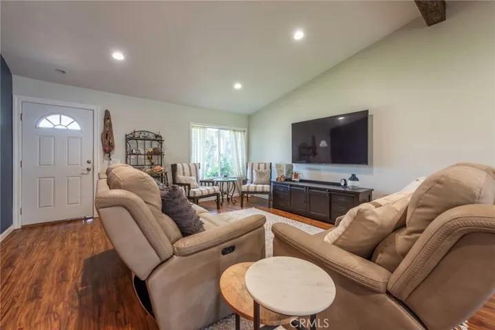 970 Airedale, San Dimas, California 91773