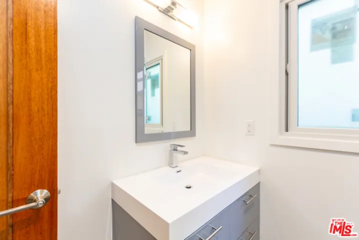 1328 19th Street A, Santa Monica, California 90404
