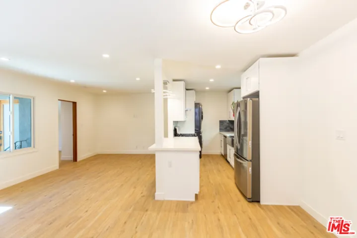 1328 19th Street A, Santa Monica, California 90404