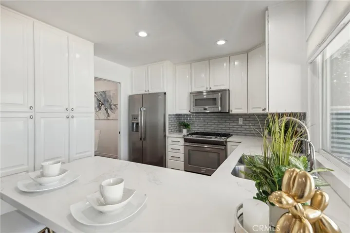 11451 Amigo Avenue, Porter Ranch, California 91326