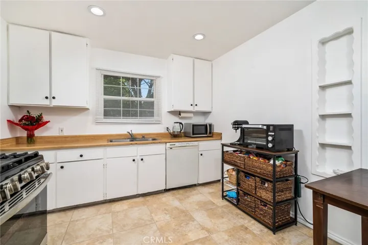 18201 Lull Street, Reseda, California 91335