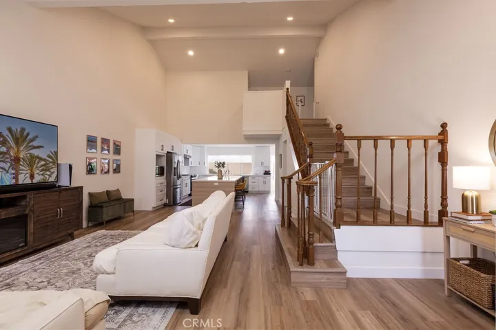 120 E Yale Loop 11, Irvine, California 92604